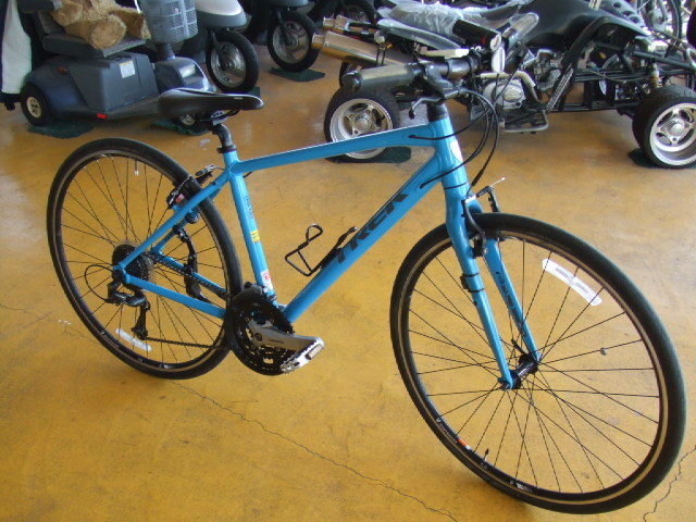 美品 TREK　トレック　クロスバイク　７，４FX　タイヤ７００ｘ３２　ブルー色　２７速　良品