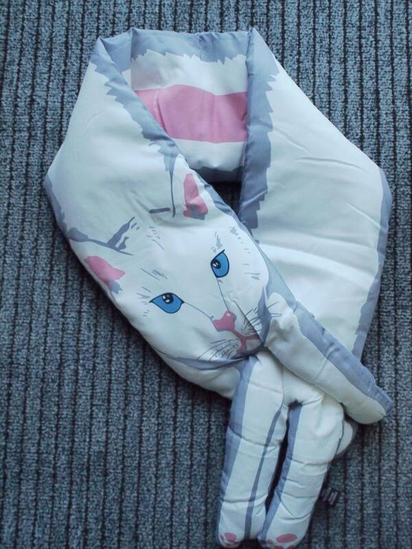 新品未使用＊軽くてふんわり白ネコ中綿マフラー☆ファッション小物動物ペット