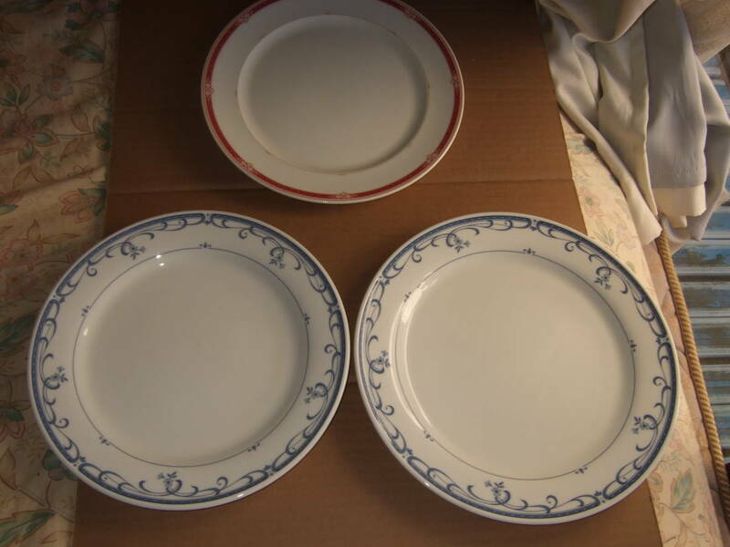 大皿 NARUMI/鳴海製陶■プレート皿/2枚26.7㎝、25.5㎝+1枚（赤）25.3㎝/未使用品