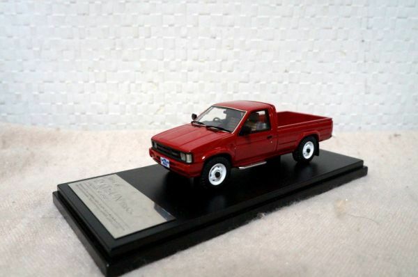 ハイストーリー 日産 ダットサン トラック ロングボディ AD (1985) 1/43 ミニカー 赤