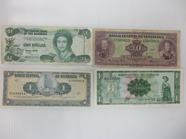 M-452　バハマ紙幣1ドル1ベネズエラ紙幣10ボリバル1枚　ニカラグアイ紙幣10ボリバル1枚　パラグアイ紙幣1グアラニ1枚　合計4枚