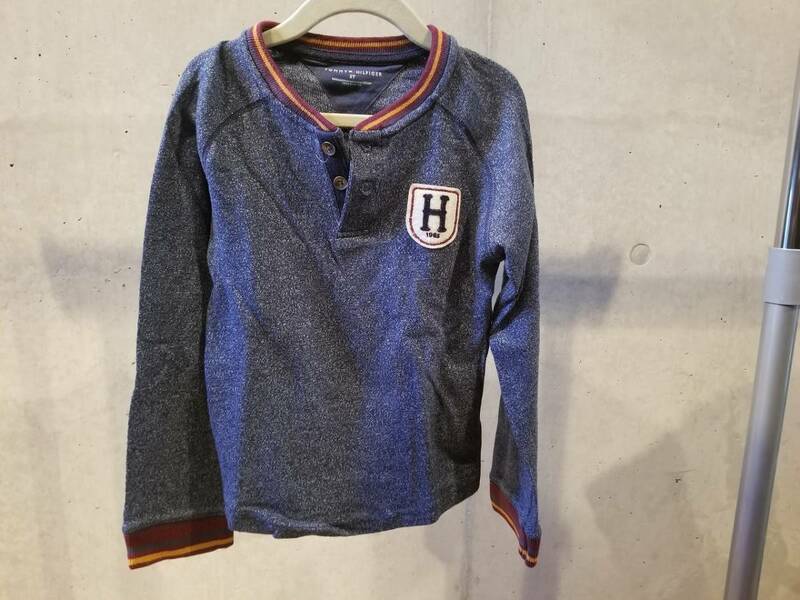 USED TOMMY HILFIGER★トミーヒルフィガー★子供服 長袖Tシャツ サイズ5T