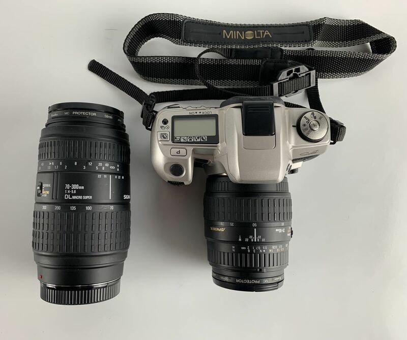 勇287 ジャンク品 カメラ　MINOLTA Sweet α/レンズ SIGMA ZOOM 28-80mm 1:3.5-5.6 MACRO Σ LENS MADE IN JAPAN φ55 カメラ1個レンズ2個