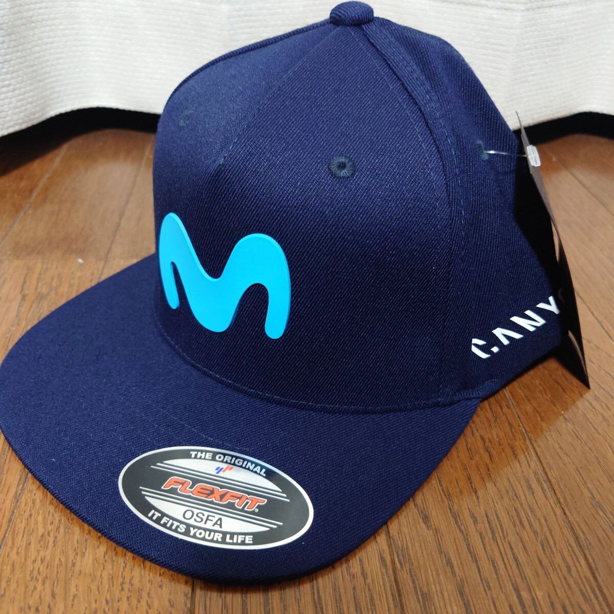 未使用正規品 CANYON MOVISTAR キャップ キャニオン　モビスター　ロードバイク　チームキャップ公式 ネイビーflexfitベースボールキャップ