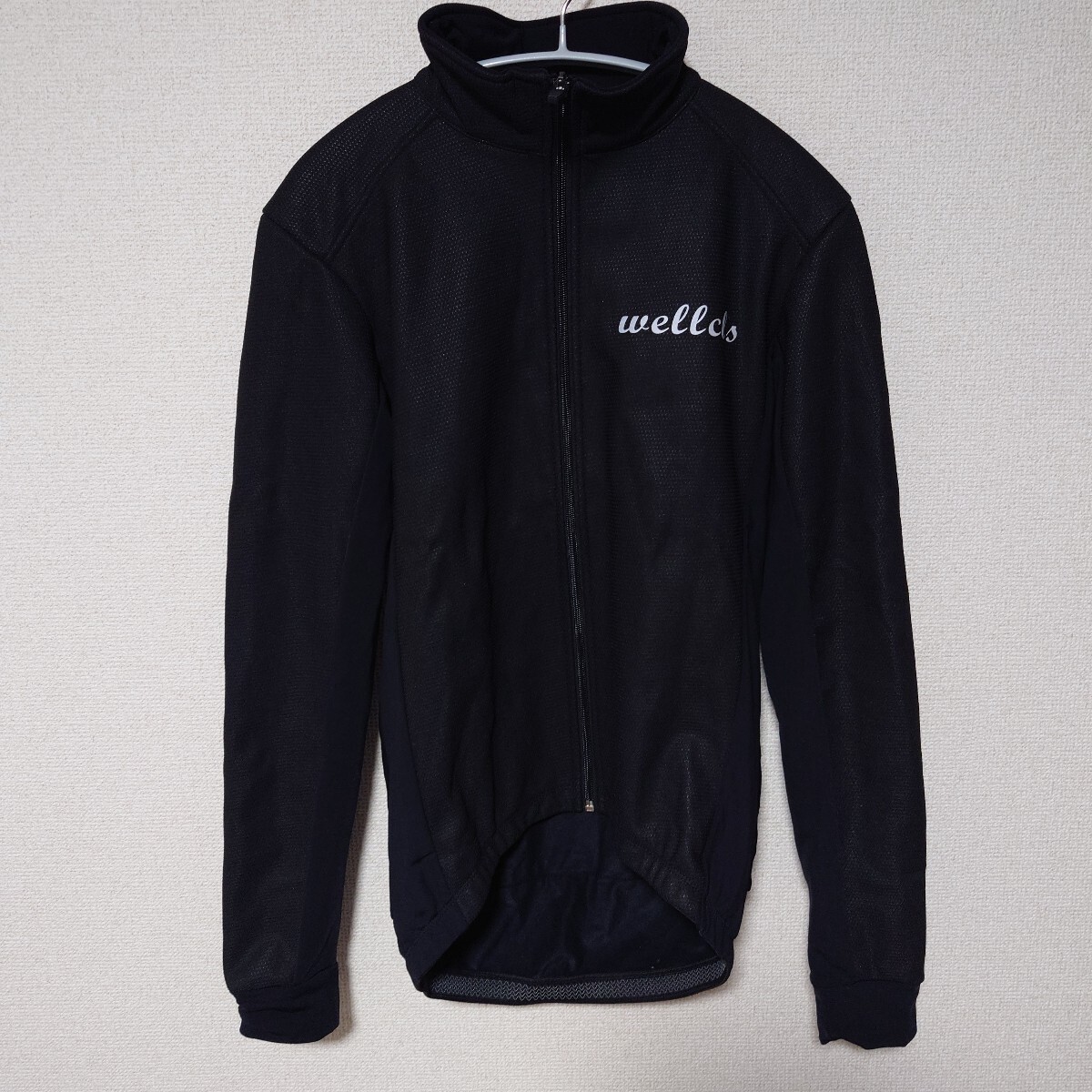 着用2回のみ極美品 wellcles 防風 サイクルジャケット M〜Lサイズ ブラック 黒 ロードバイク 冬用　長袖 サイクルジャージ　ウェルクルズ