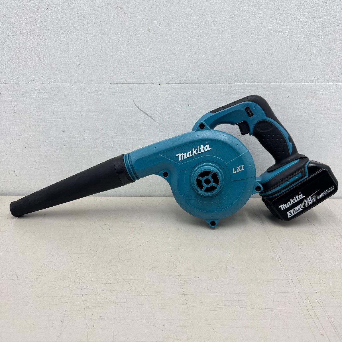 ★makita マキタ 充電式ブロワ UB182D バッテリー付き 通電確認済み 中古品 7/122302h★