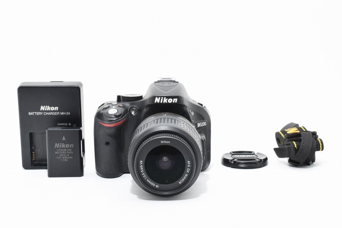 [ジャンク] Nikon ニコン D5200 AF-S 18-55mm #2739097