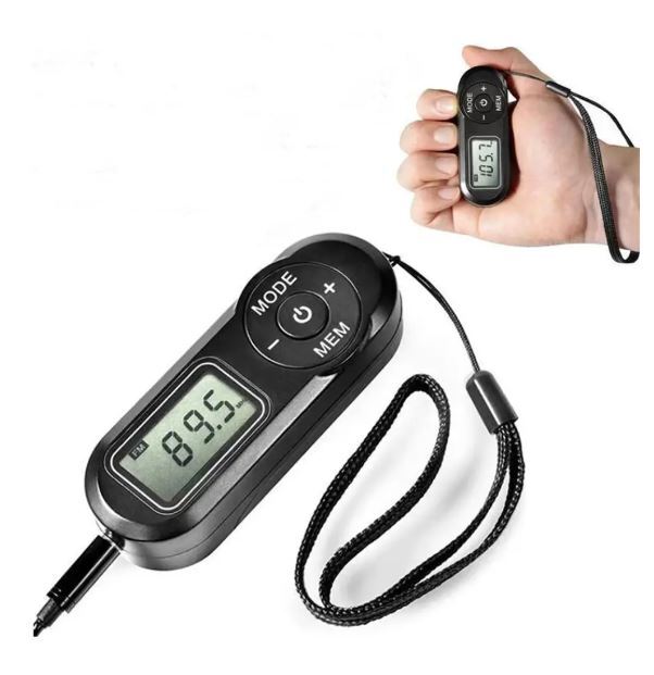 送料無料　未使用品　デジタル　ポケット　FMラジオ　64〜108MHz　スポーツ　LCDディスプレイ　ネックストラップ　3.5mm　アクセサリ