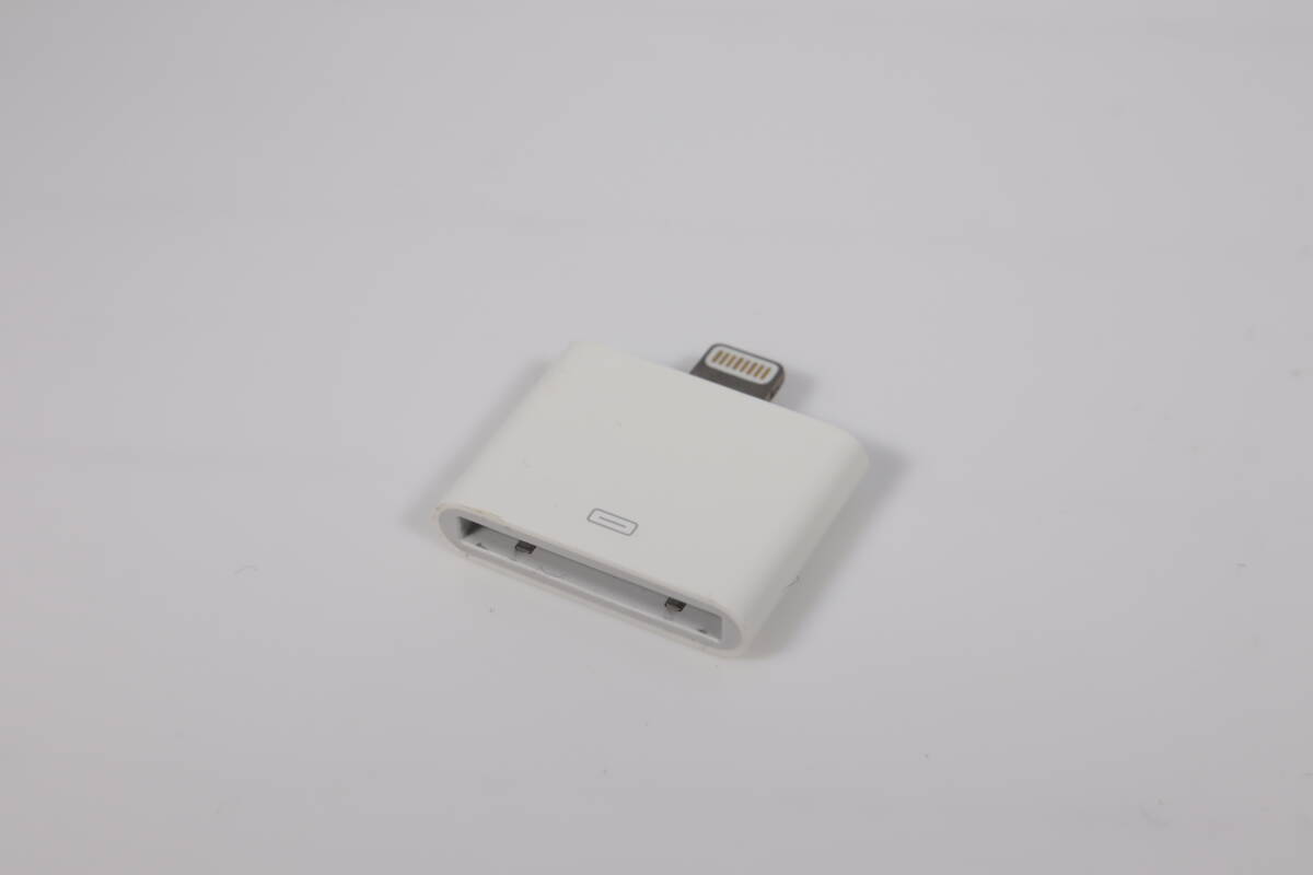 AppleアップルLightning-30ピンアダプタ MD823AM/A (y10942)