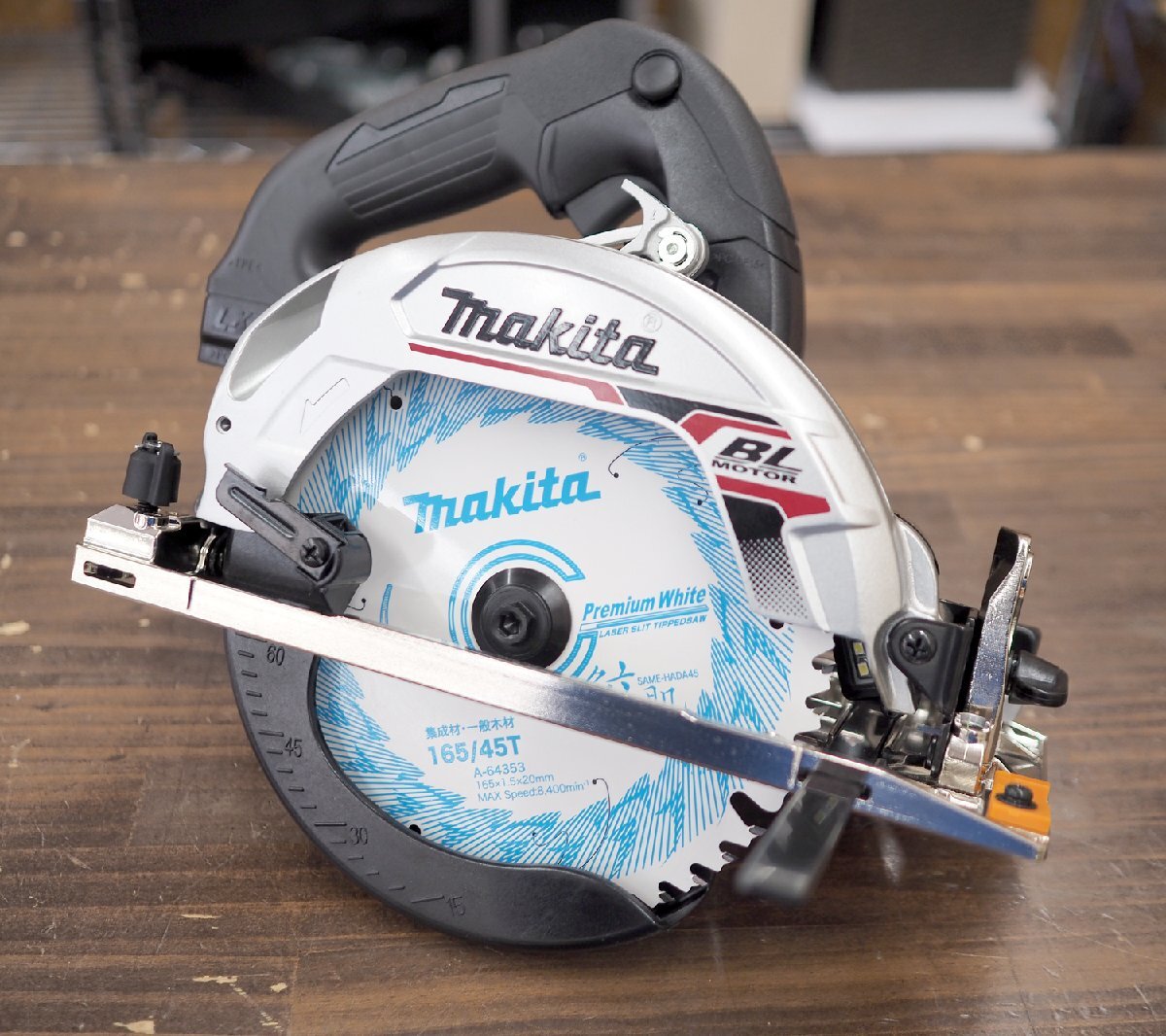実使用無 makita マキタ 充電式マルノコ HS631DZSB 18V 165mm アルミベース 鮫肌チップソー付