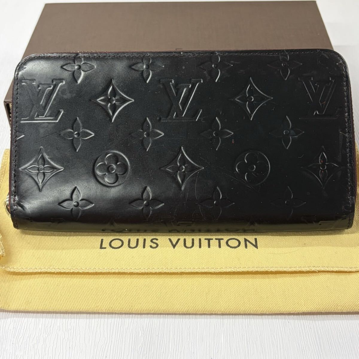 現行　ルイヴィトン　LOUIS VUITTON ヴェルニ　財布　長財布　ジッピーウォレット　レディース　