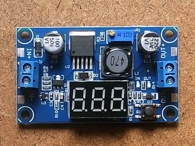 ★表示付DC-DC降圧コンバータ　3A/ 1.25-35v 調整可 電源モジュールボード 送料230円　未使用