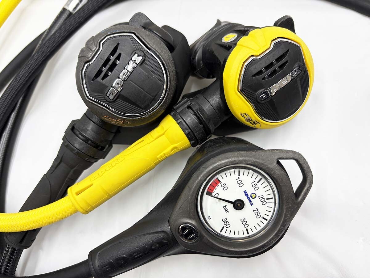 apeks エーペックス Flight フライト レギュレーター セット まとめ ナイフ付き ダイビング 1TF31C