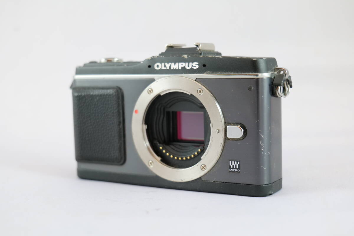 OLYMPUS オリンパス E-P2 ミラーレス一眼 ブラック デジタルカメラ ジャンク品【A0034】