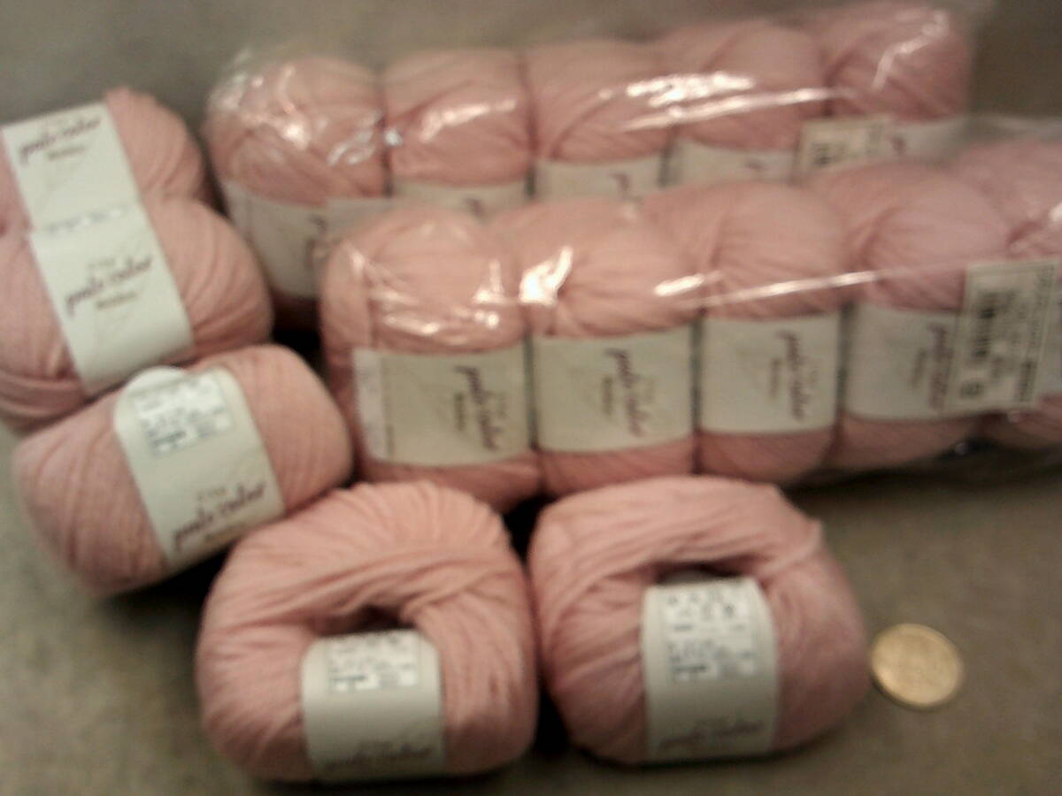 ☆シティペールカラー純毛並太３☆モトヒロ☆純毛毛糸☆薄ピンク色１５玉