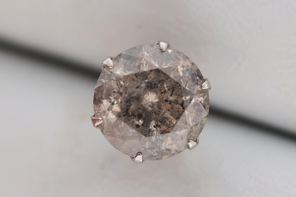 大きさ＆お値段重視の方！プラチナ900　ダイヤモンド1.0ct 片耳ピアス Pt900 片方ピアス ブラウンダイヤピアス 一粒ダイヤピアス 