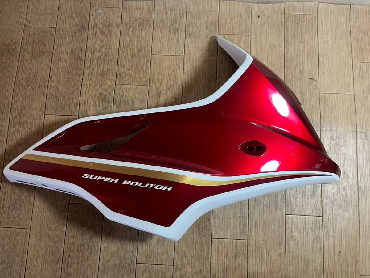 26A3-3 CB1300SB SC54 ボルドール　アッパーカウル　右 艶あり