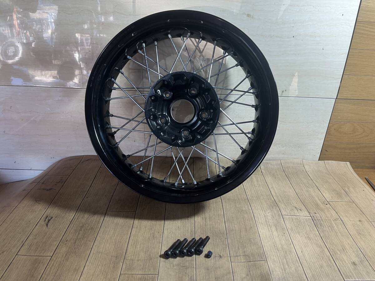 26A8-2 ＢＭＷＲ ＮＩＮＥ Ｔ 純正　 リアホイール　R nineT