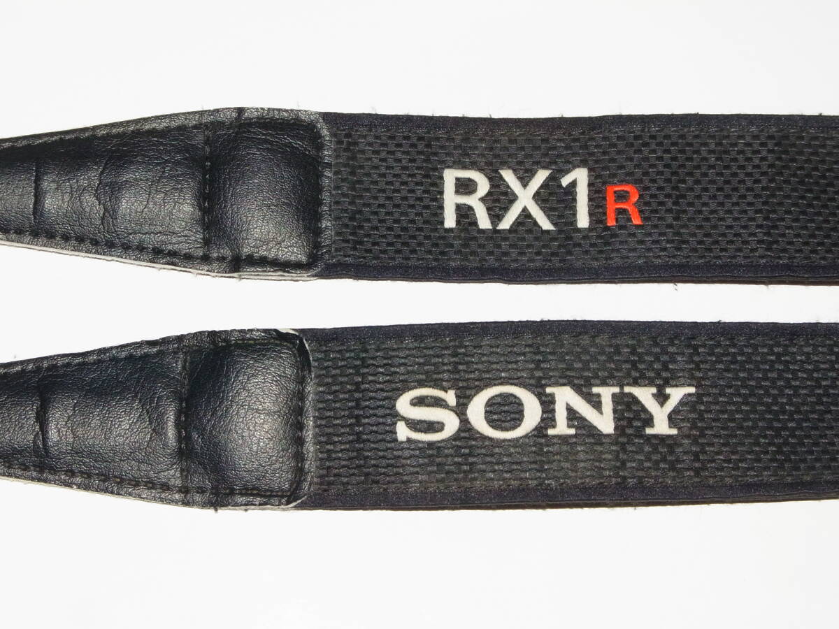 ソニー　RX1 R　ストラップ