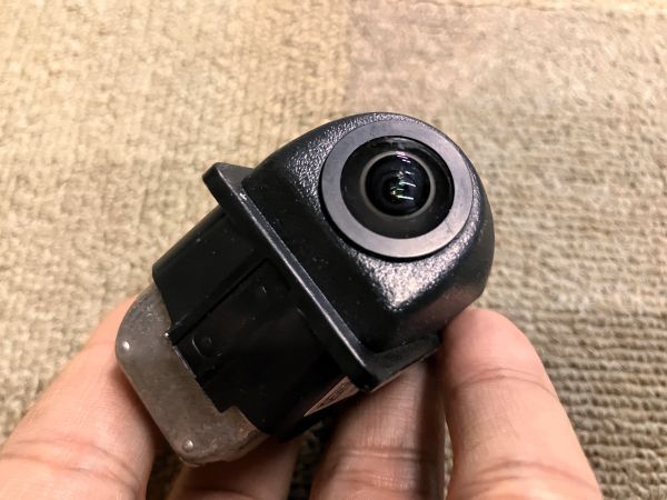 バックカメラ　リバーシングカメラ　F20 F22 F30 F35 F10 F18 F01 F02 F04 E84 F25 E70 E72　等に