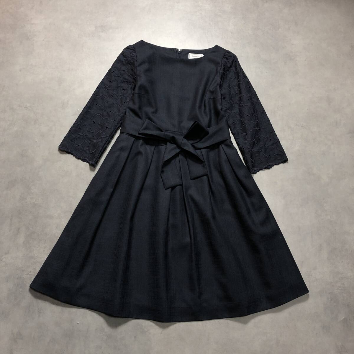 WH130●anatelier： 袖刺繍ワンピース ●36● ネイビー ドレス 日本製 セレモニー 入学式 卒業式 結婚式 アナトリエ