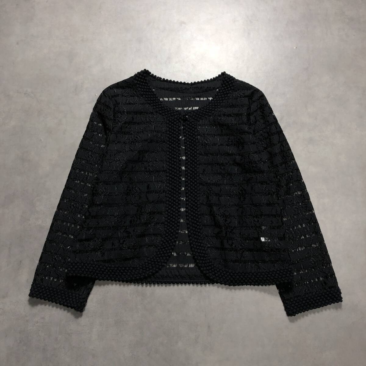 WH132● noa-ge：美品 ノーカラーレースジャケット●M● 黒 透け感 ボレロ風 ノアジェ 