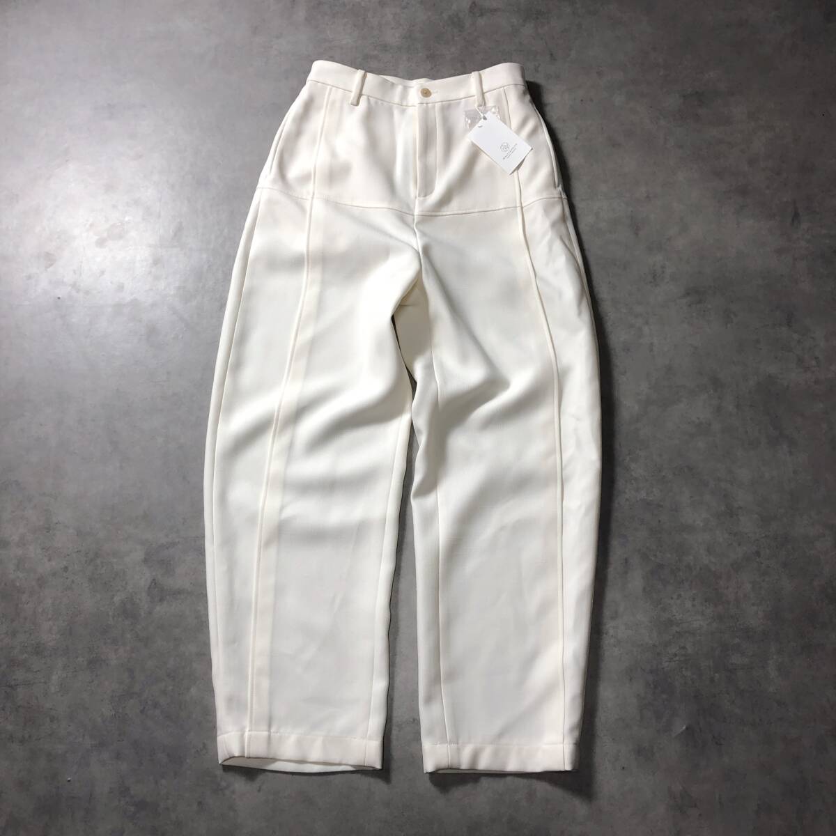 WH149●BEAUTY&YOUTH UNITED ARROWS：タグ付き RATINE CURVE PT ●Ｍ● white 定価￥16500- ラチネカーブパンツ ワイド 