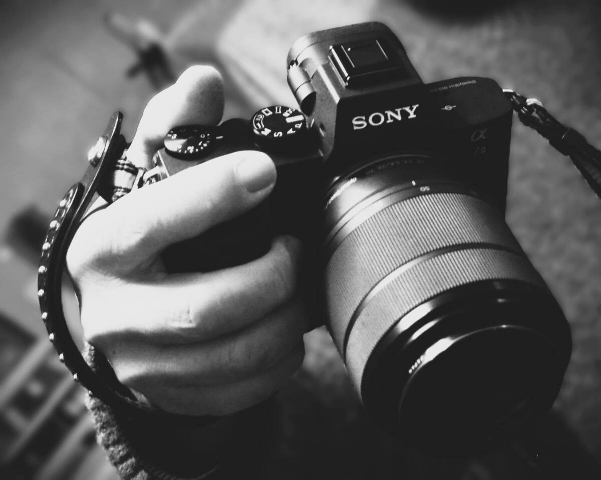  α7シリーズ用 ストラップ ☆本革＋手縫い＋スタッズ☆ 