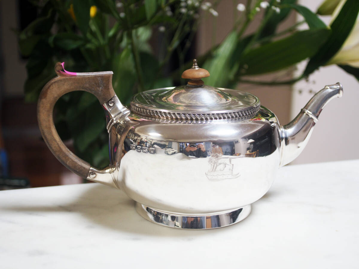 LONDON　銀食器　ティーポット　ホールマーク　銀製品　純銀　シルバー　sterling silver 546G　made in England
