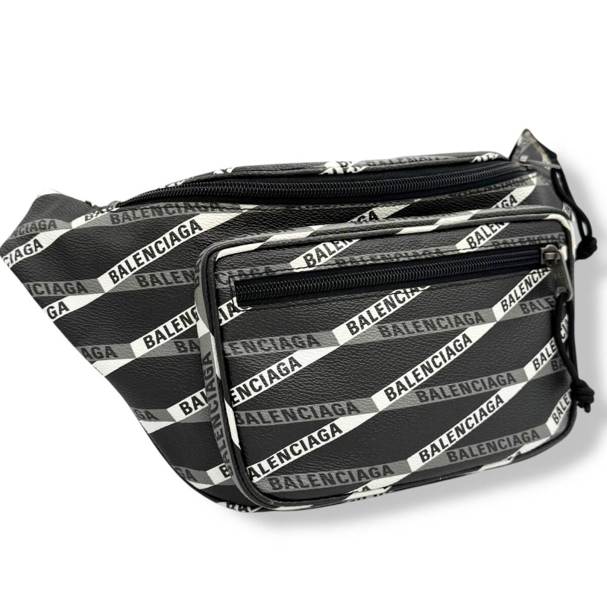 バレンシアガ　エクスプローラー　ボディバッグ　ショルダーバッグ　ウエストバッグ　ベルトバッグ　529550　BALENCIAGA　4570