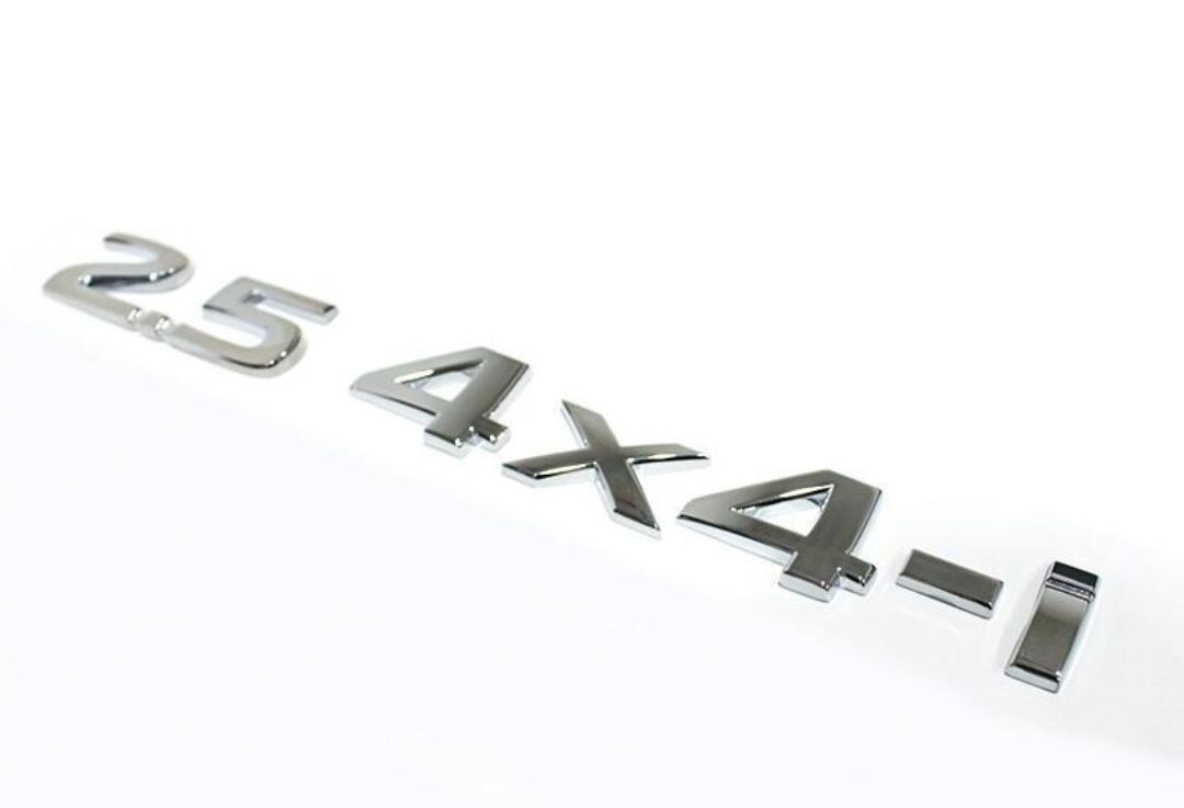 送料無料　♪　日産　エクストレイル　 t32 　　内装　パネル　 エンブレム　シルバー 4X4-i