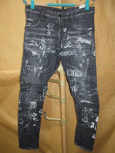 ディースクエアード　DSQUARED2　TIDY BIKER　グラフィティ　ダメージ加工　プリント　デニム　黒　44
