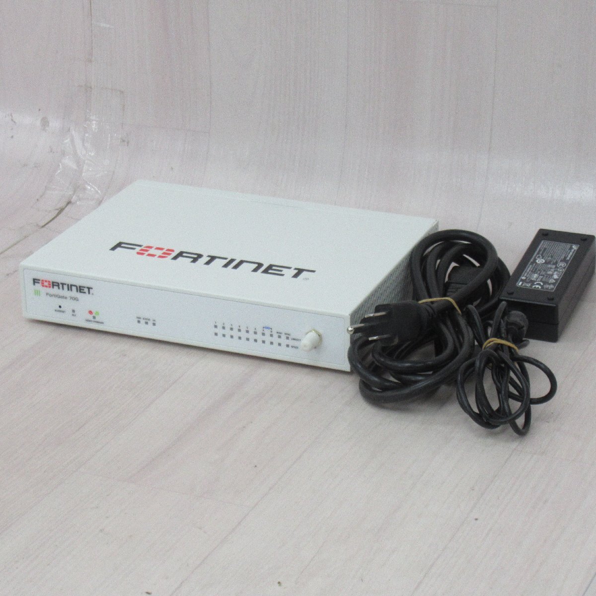 Fortinet FG-70G FortiGate-70G UTM Fw:v7.4.8 ライセンス31年01月03日迄 保証有 XY 19830#