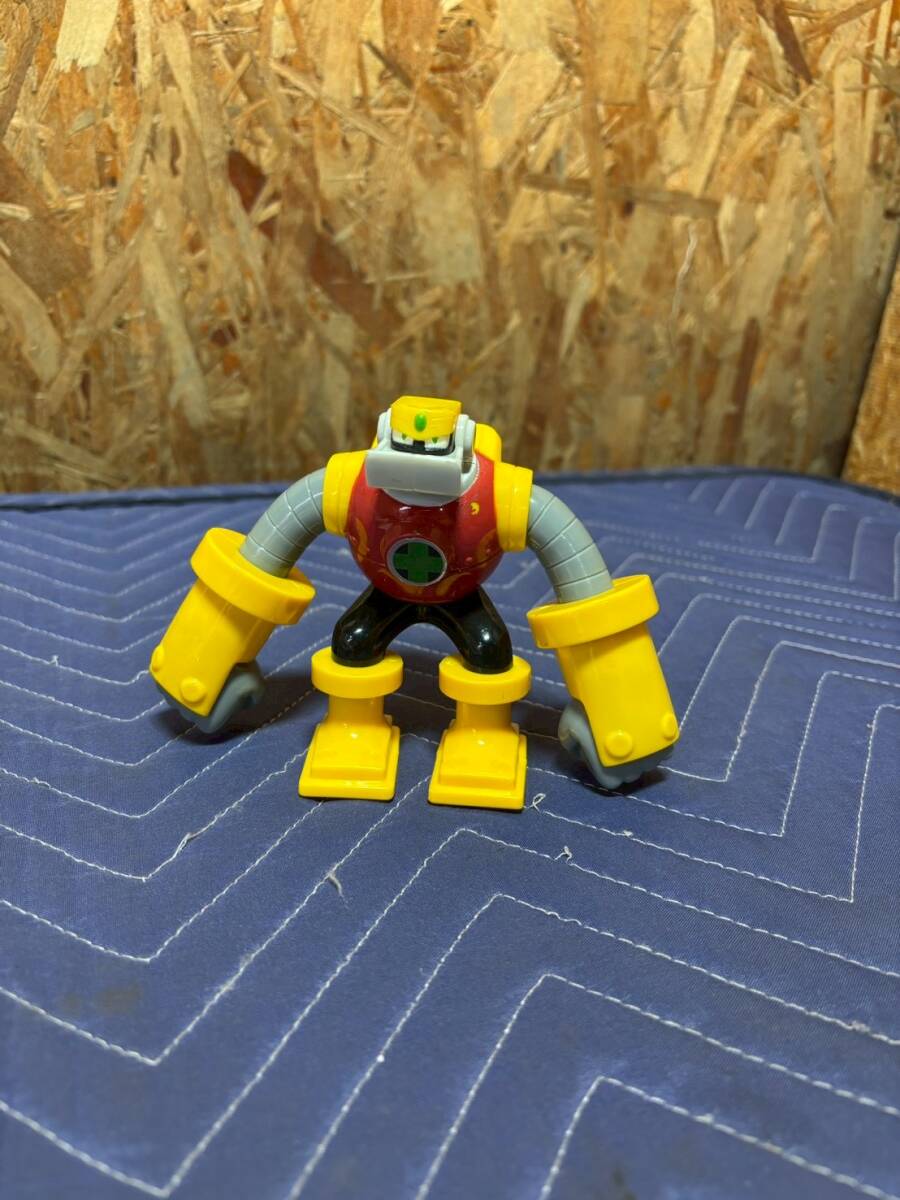 11-244 マクドナルドハッピーセットロックマンエグゼガッツマン おもちゃ　ジャンク