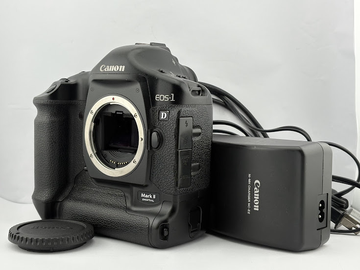 ★訳アリ★キヤノン CANON EOS-1 D MARK ii 【外観.光学綺麗】★バッテリーパック、バッテリーチャージャー付★ #0109-16 1279