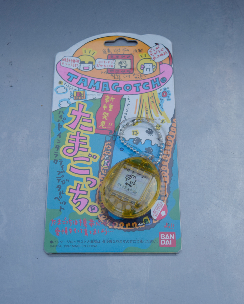 ★BANDAI/バンダイ★新種発見!!たまごっち クリアイエロー 未使用品