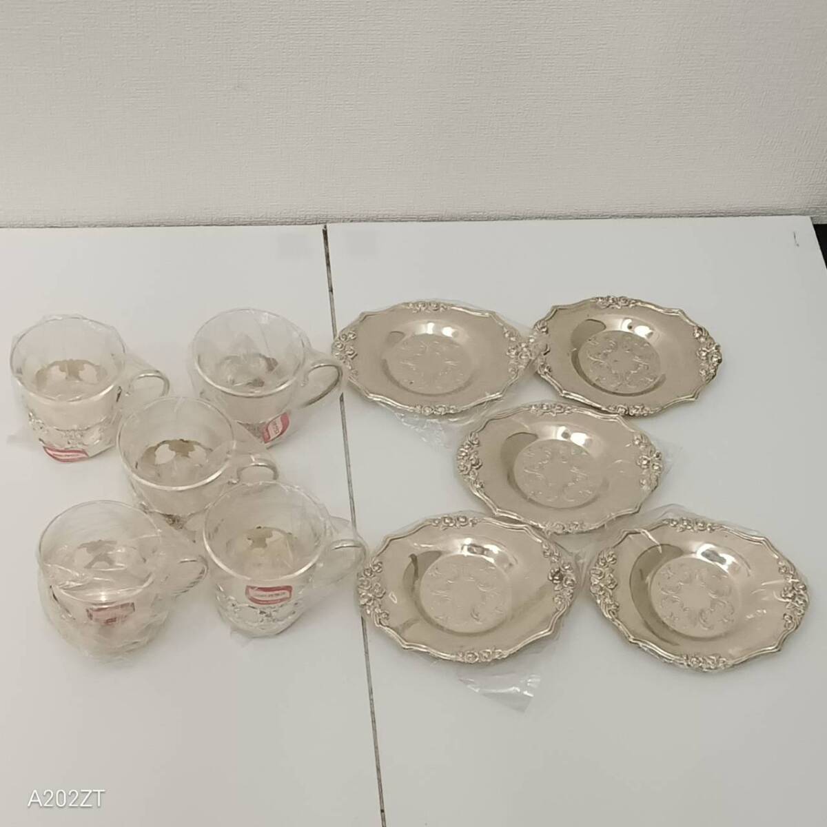 ＃3555 HARIO ハリオ 耐熱グラス５個・お皿５枚セット 重量1.02kg ※長期保管品、汚れあり 中古品 現状保管品 詳細不明