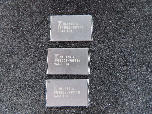 【未使用】富士通 MBM29F800B-90PFTN 8Mbit FLASH ROM 3個まとめて