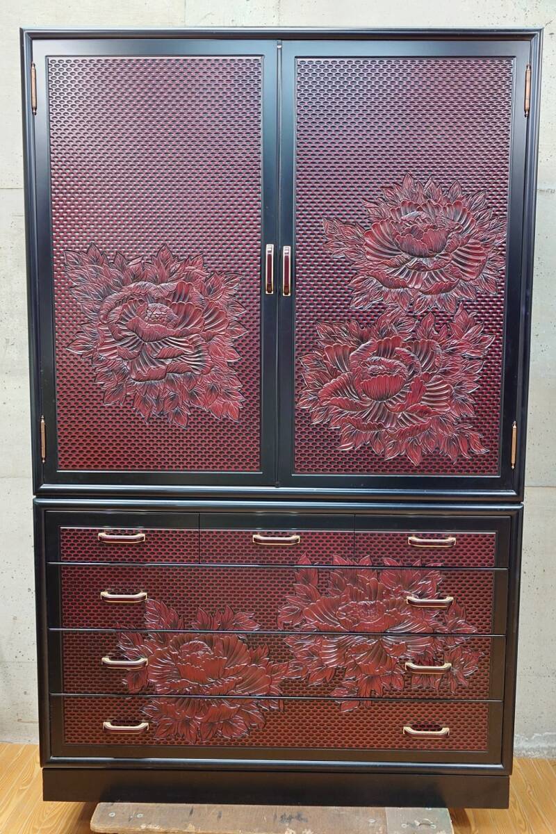 鎌倉彫 整理箪笥 引き戸 引き出し 牡丹彫 総桐製 漆塗り 和箪笥 箪笥 収納家具 収納 家具 インテリア家具 大型家具