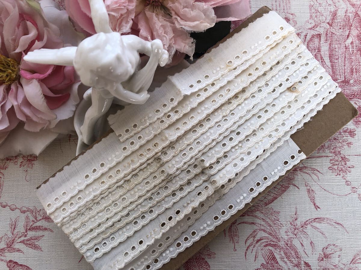 フランスアンティーク豪華！美しいカットワーク細レース！1.5cmx425cm 未使用　スカラップ　刺繍　ドールに　ハンドメイド　素材