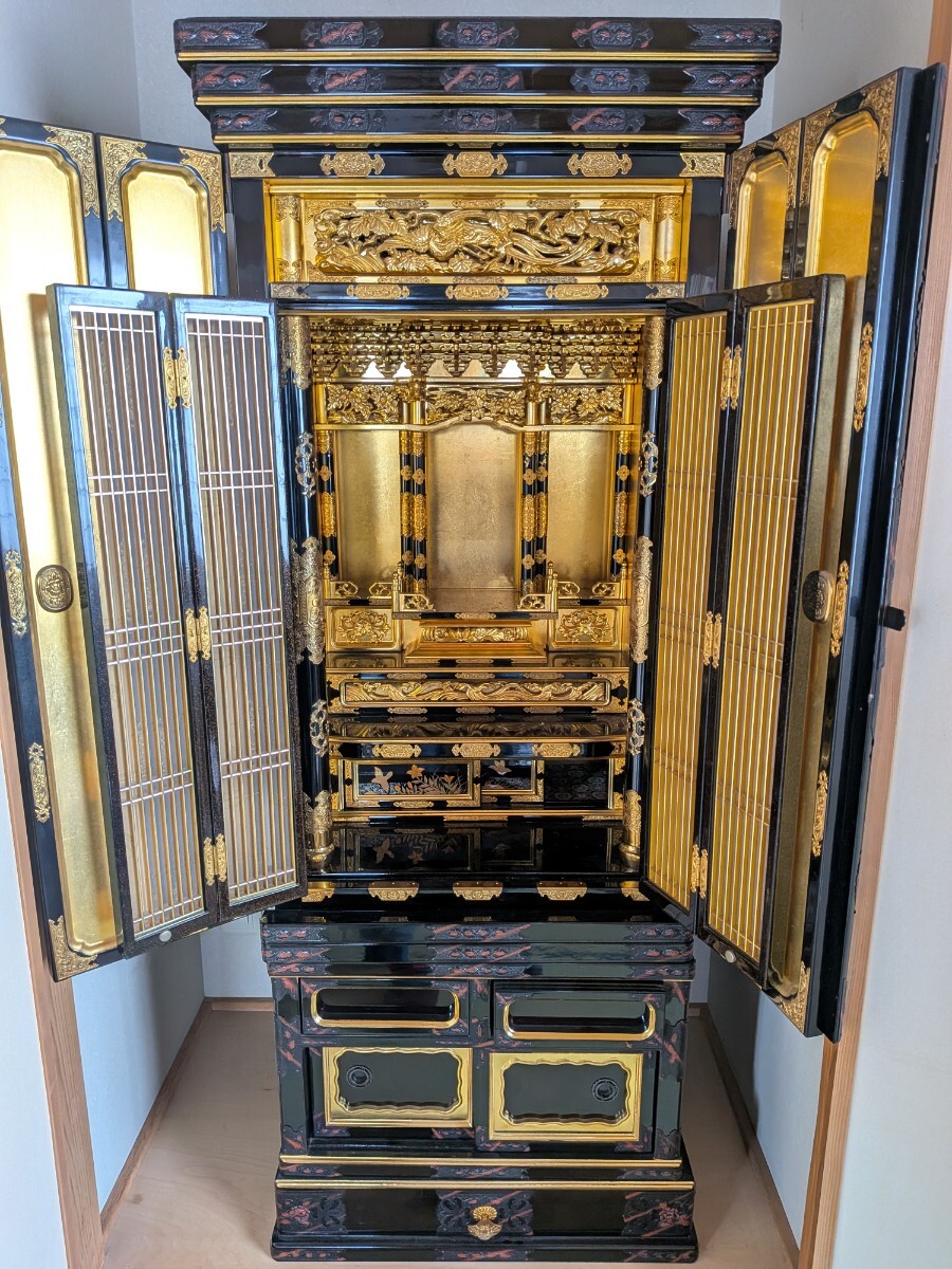 【引取又は近郊限定】仏壇 金仏壇 お仏壇 仏具 豪華 仏教美術 金彩 精密彫刻　金箔　札幌発