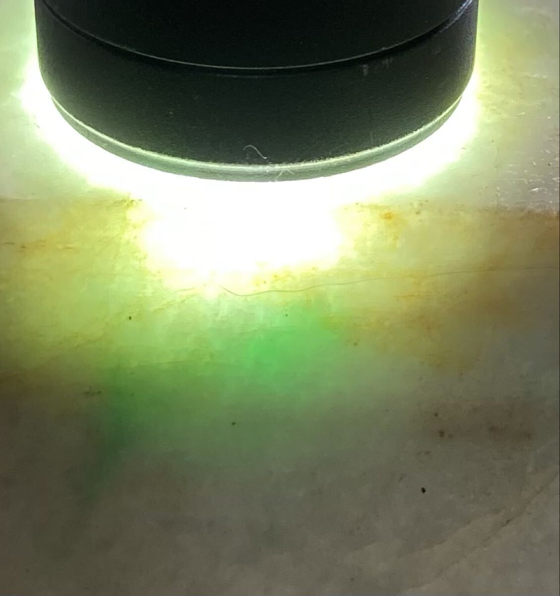 ミャンマー産超巨石天然本翡翠原石2238g2面カット内1面のみ磨き済み［JADEITE］綺麗^ ^