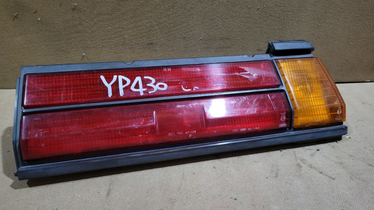 日産 430 セドリック 右 テールライト テールランプ 当時物 旧車 中古品