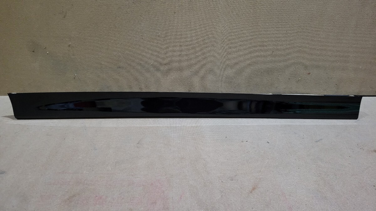 美品！ トヨタ 30系 中期 ヴェルファイア 純正 右 スライドドアマッドガード スライドドアパネル 黒