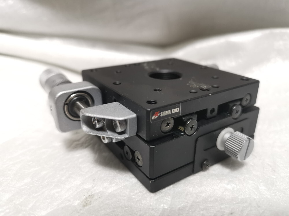 ★未使用に近い★シグマ光機 TSD-602C 手動XY軸ステージ 60mm×60mm 