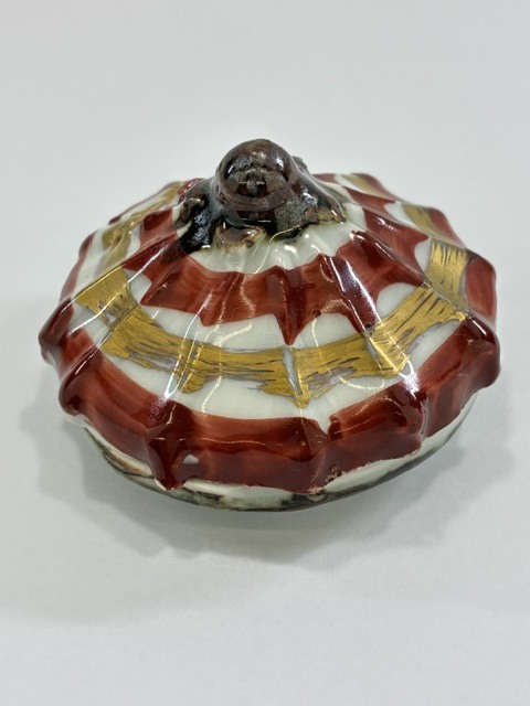 h6A011H50 廣永窯 坪島土平 金彩赤絵 傘香合 傘寿記念 共箱 未使用 良品