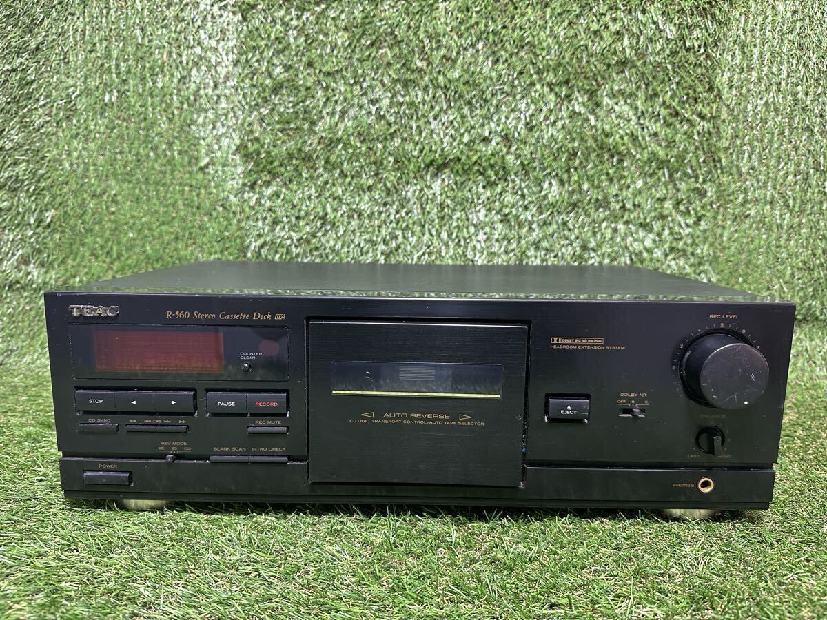 A16 TEAC R-560 カセットデッキ　通電確認済み　現状品