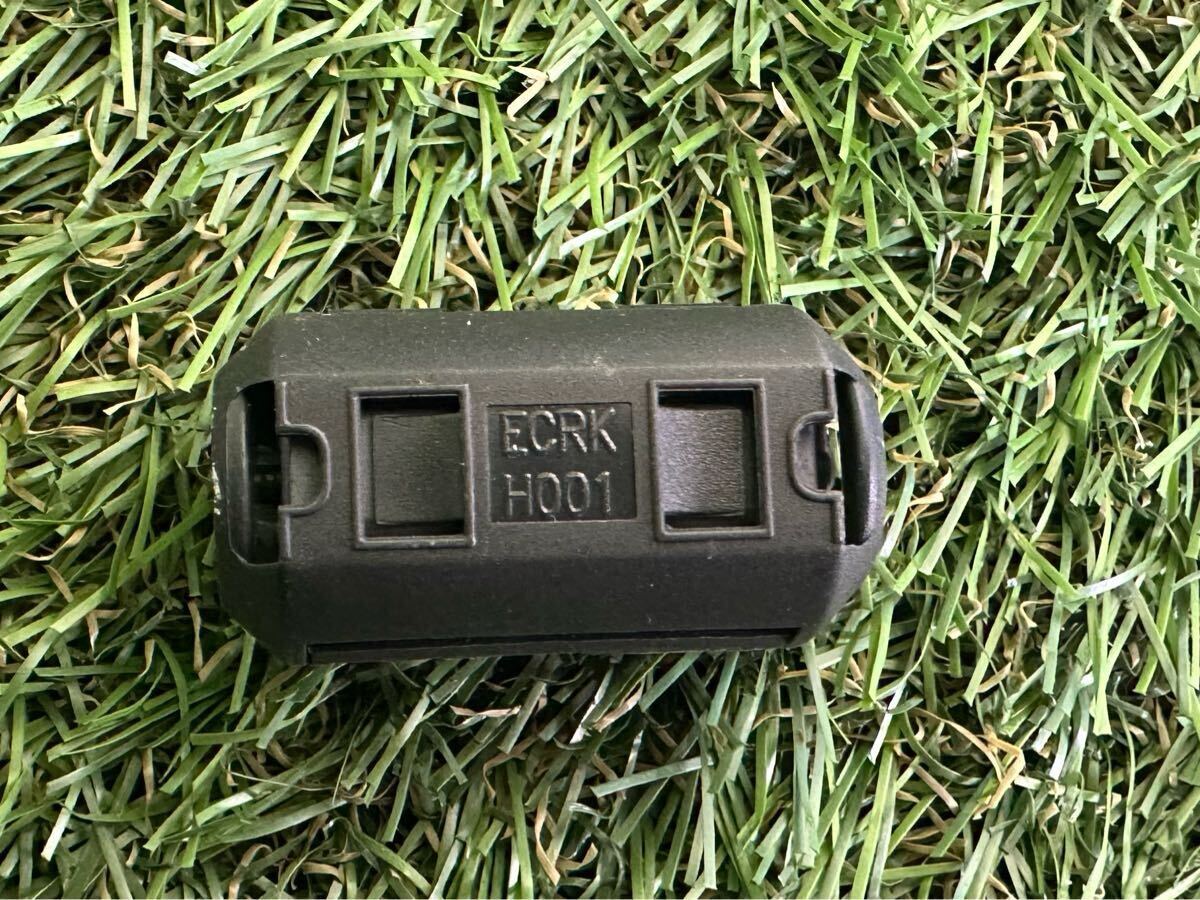 A312 TDK ECRKH001 EMI対策用クランプフィルタ　フェライトコア