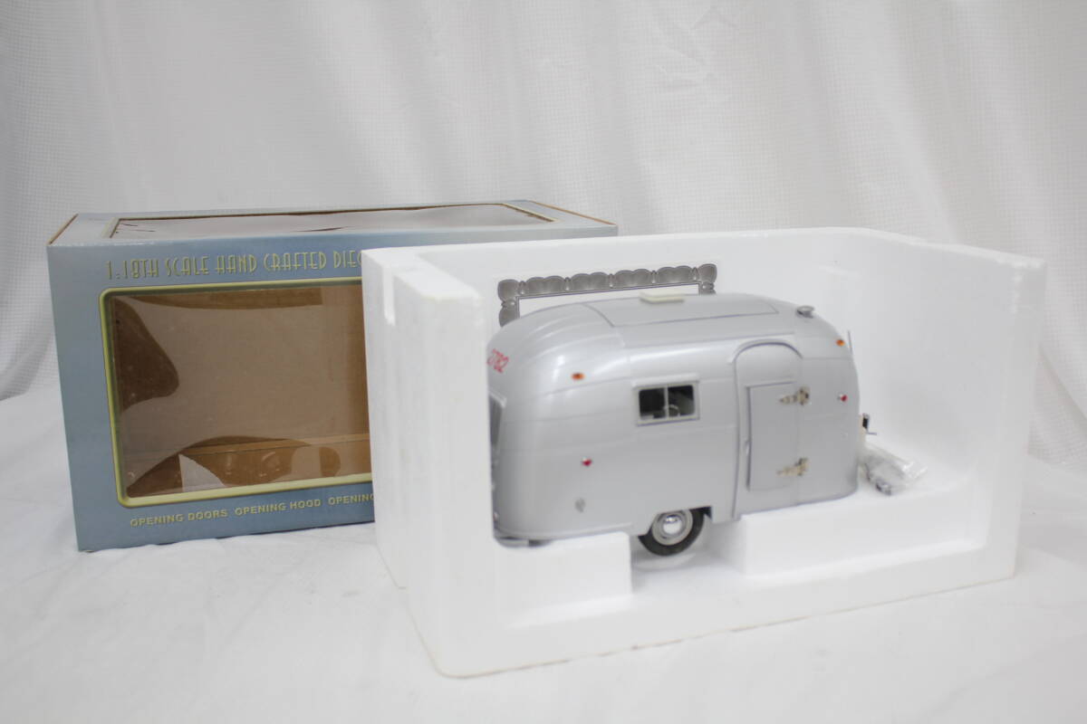 【未使用】 【元箱付き】MOTOR CITY Certificate of Authenticity Airstream Trailer 1:18スケール ミニカー フィギュア F254