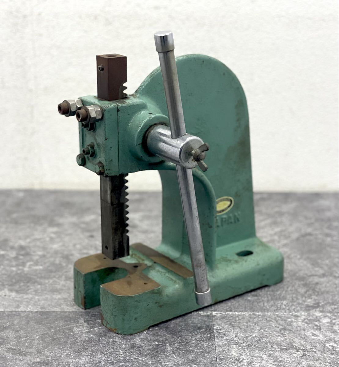 MARUHACHI 丸八鋳造所 日ノ出 アーバープレス ハンドプレス No.1 手動プレス 圧入プレス 圧着 工具■兵庫県姫路市から a4 26-046